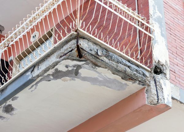 Cost of Concrete Balcony Repair in Visalia